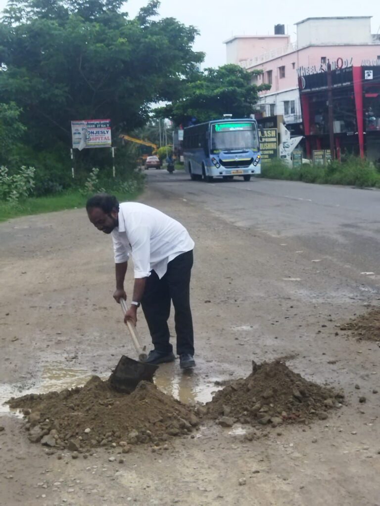 மக்கள் மத்தியில் பெரும் வரவேற்பு..